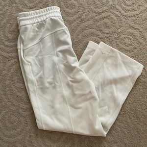 Lululemon Softstreme cropped pants